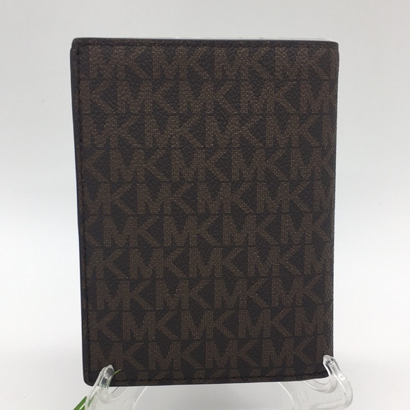 Michael Kors Jet Set Travel MD Passport Case Brown - Picture 4 of 8